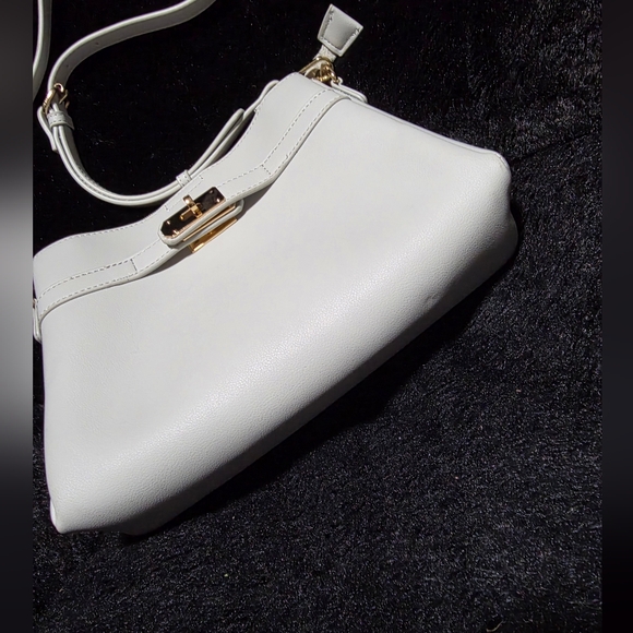 Fleur Elegant Light Gray Leather Crossbody Bag-Japan Lux - Picture 4 of 12